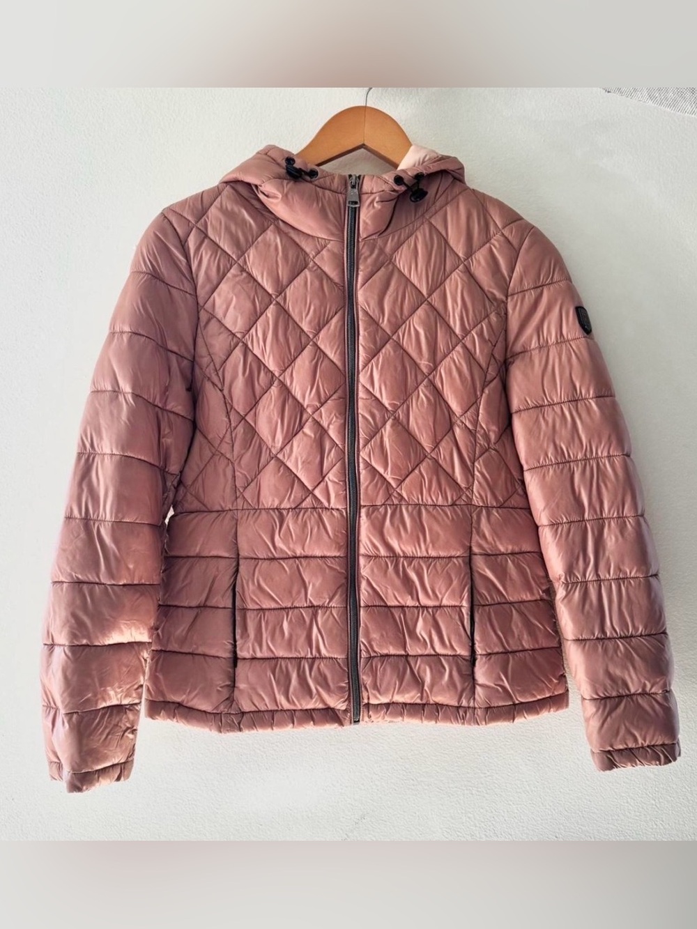 Noize Quilted Hooded Puffer Jacket in Pink